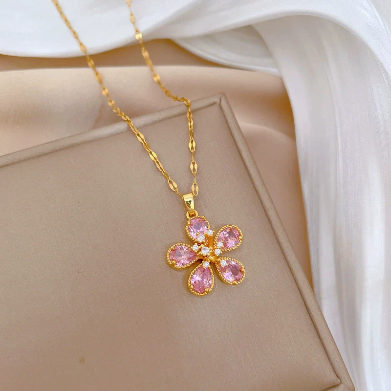 Wholesale Geometric Diamond Necklace Made Of Titanium Steel And Copper For Unisex - Image 3
