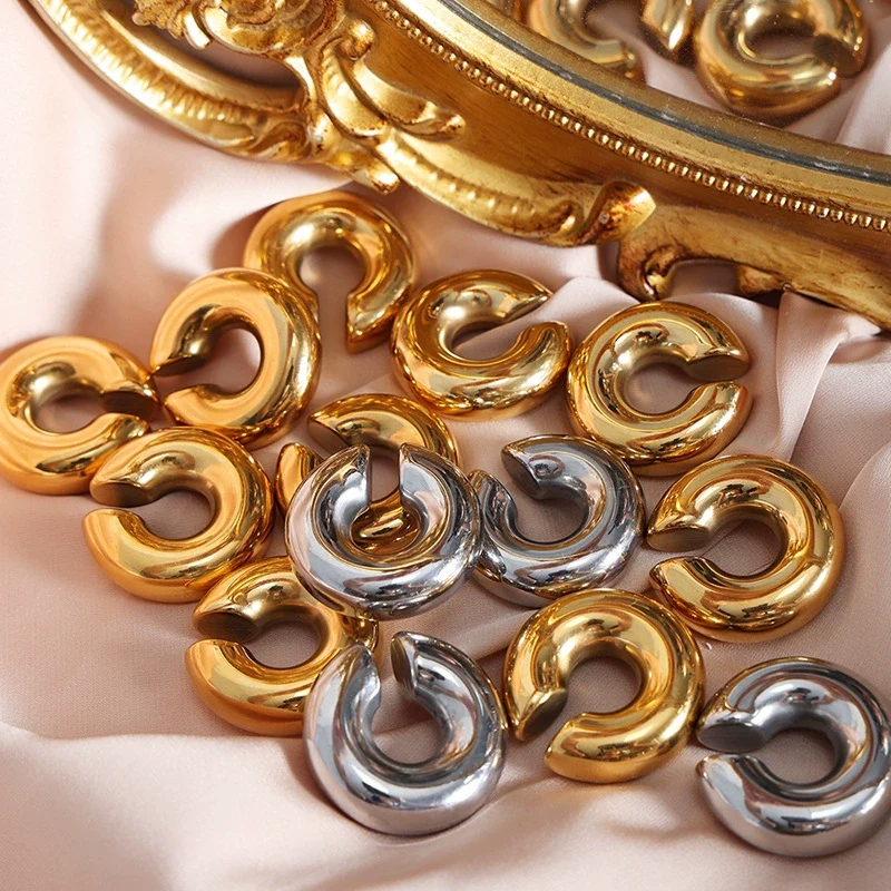 Wholesale Geometric Electroplated Titanium Steel Ear Clips For Girls Fashion Jewelry