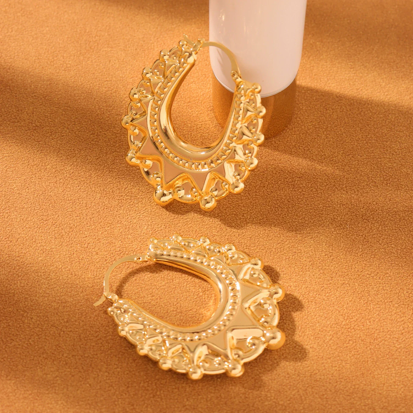 Wholesale Geometric Exaggerated Personality Irregular Crown Earrings For Women Copper Gold Plated - Image 2