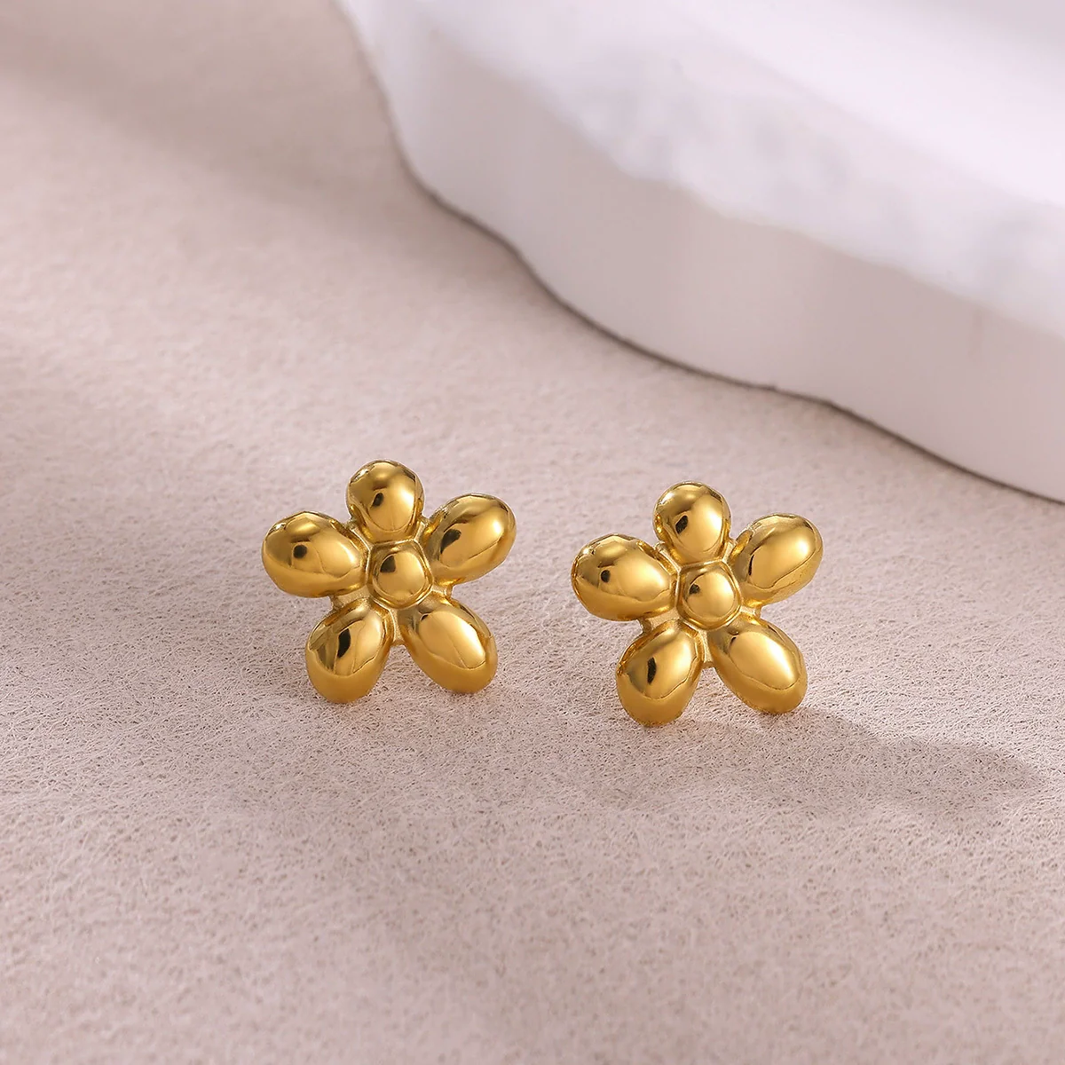 Wholesale Geometric Heartshaped Oil Dripping Bow Electroplated Stainless Steel And Gold Earrings For Unisex - Image 3