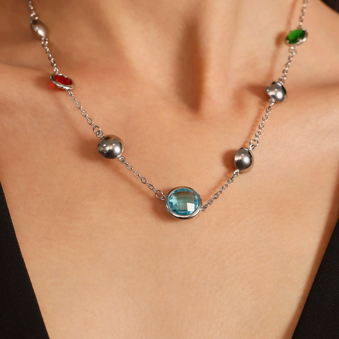 Wholesale Geometric Hollow Circle Splicing Ferris Wheel Design Stainless Steel And Glass Stone Necklace For Women With Electroplating - Image 4