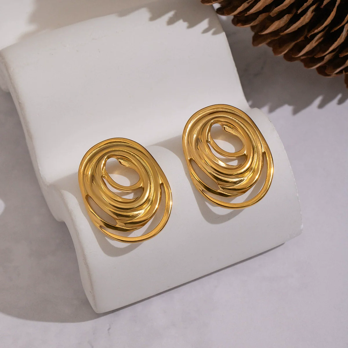 Wholesale Geometric Line Oval Ring Earrings For Women Stainless Steel Pvd Furnace Vacuum Real Gold Plated - Image 2