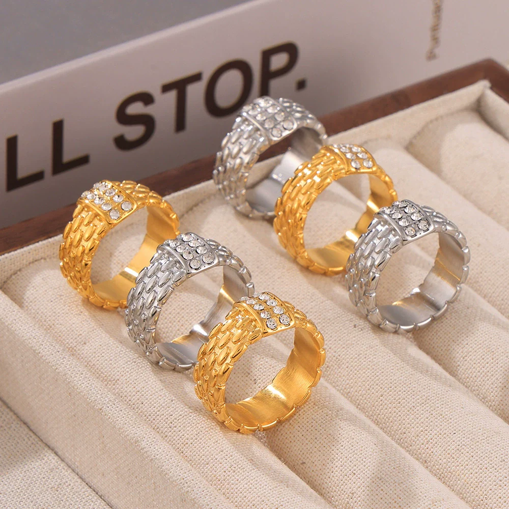 Wholesale Geometric Patterned Inlaid Woven Texture 18K True Gold Plated Titanium Steel Ring Jewelry For Women - Image 2