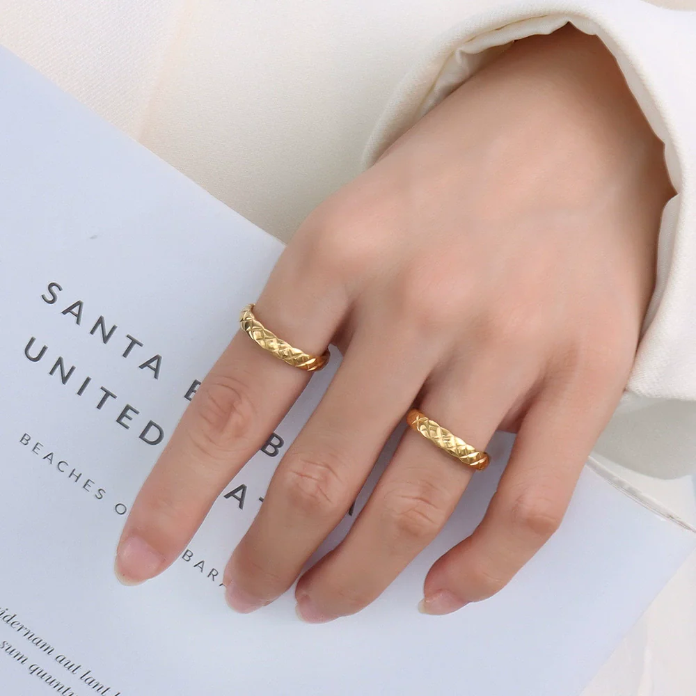 Wholesale Geometric Simple 18K Gold Electroplated Titanium Steel Rhomboid Ring For Women - Image 4