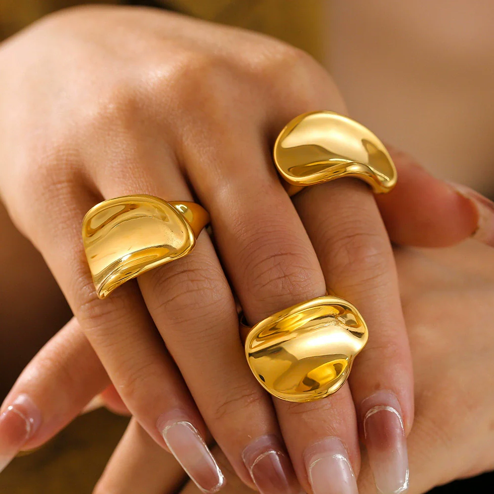 Wholesale Geometric Stainless Steel Electroplated 18K Gold Threedimensional Ring For Women - Image 3