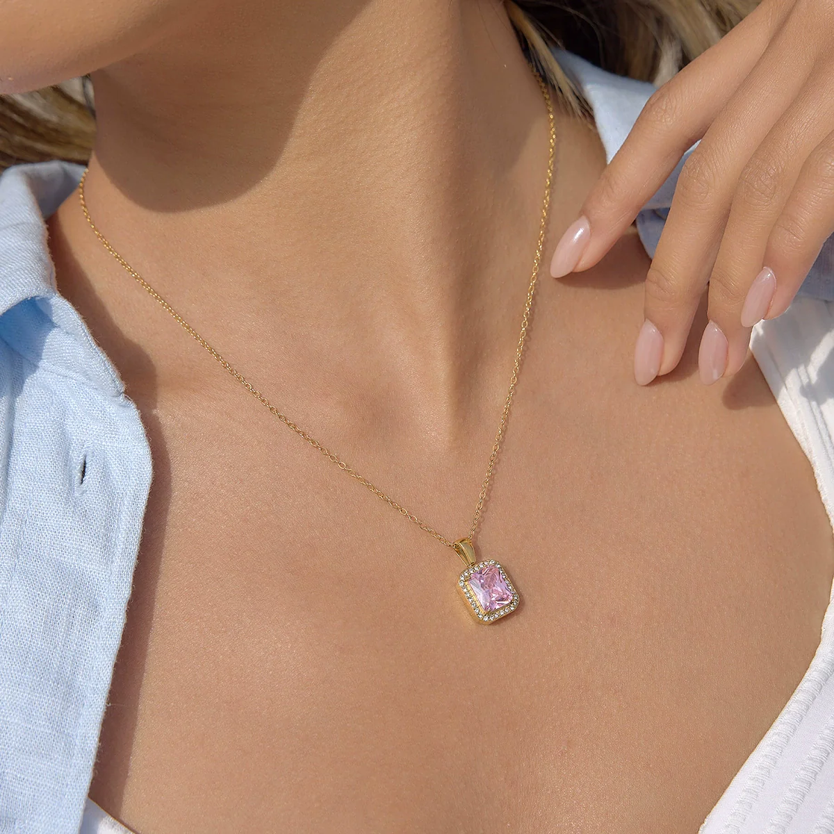 Wholesale Geometric Stainless Steel Vacuum Real Gold Plated Pendant Necklace For Women - Image 2