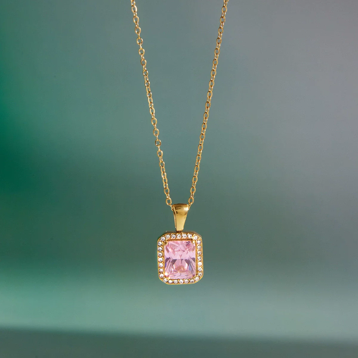 Wholesale Geometric Stainless Steel Vacuum Real Gold Plated Pendant Necklace For Women - Image 4