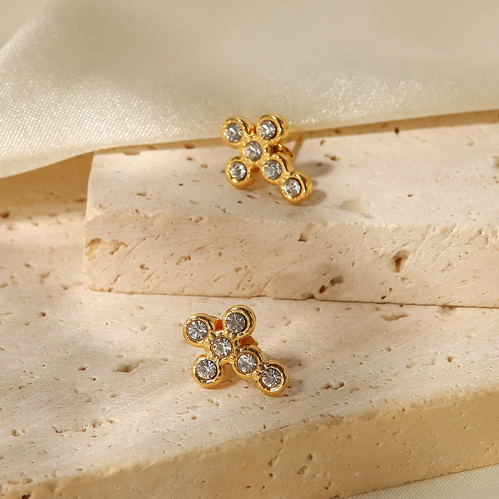 Wholesale Geometric Style Electroplated Stainless Steel Cross Earrings With Diamond Pearl For Women - Image 2