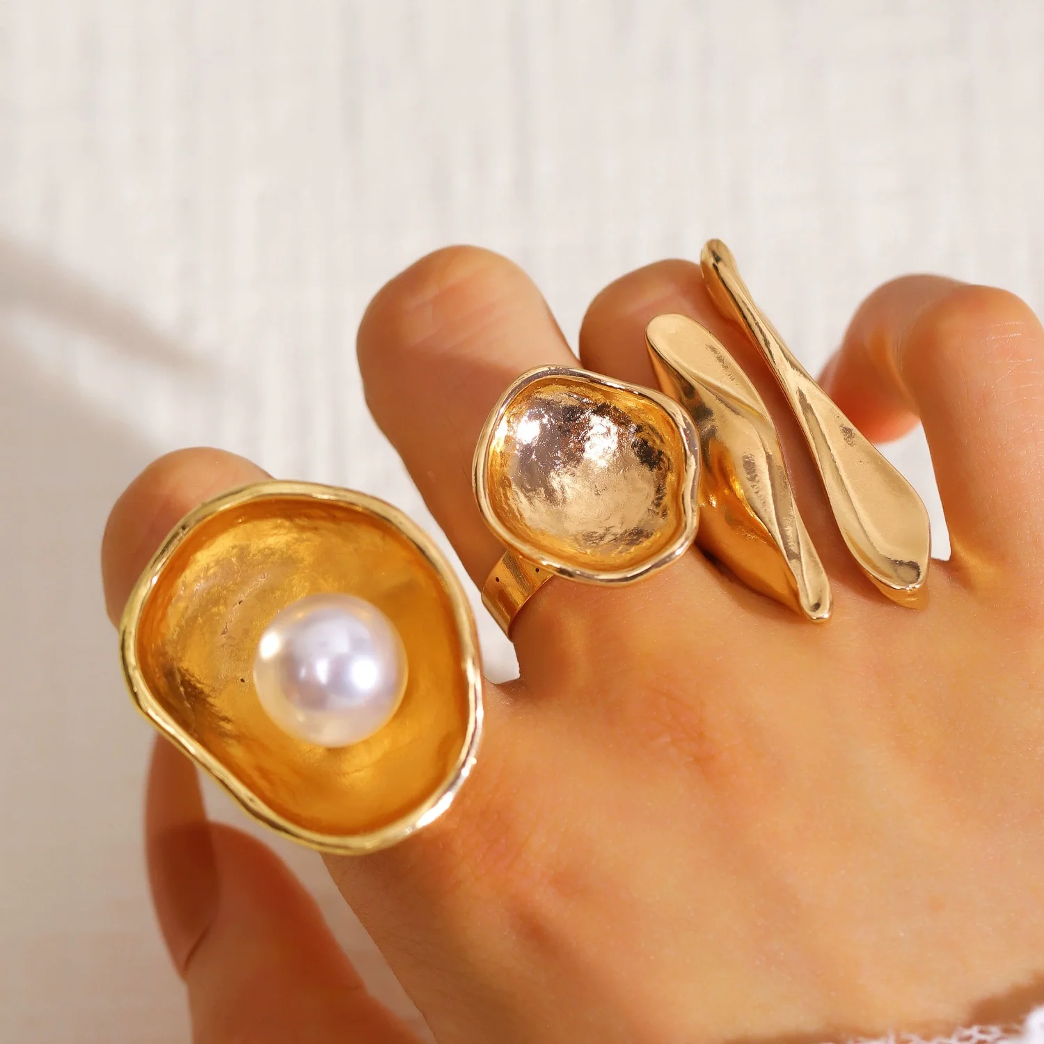 Wholesale Geometric Trumpet Flower Bowlshaped Zinc Alloy Electroplated Baroque Open Ring For Women - Image 2