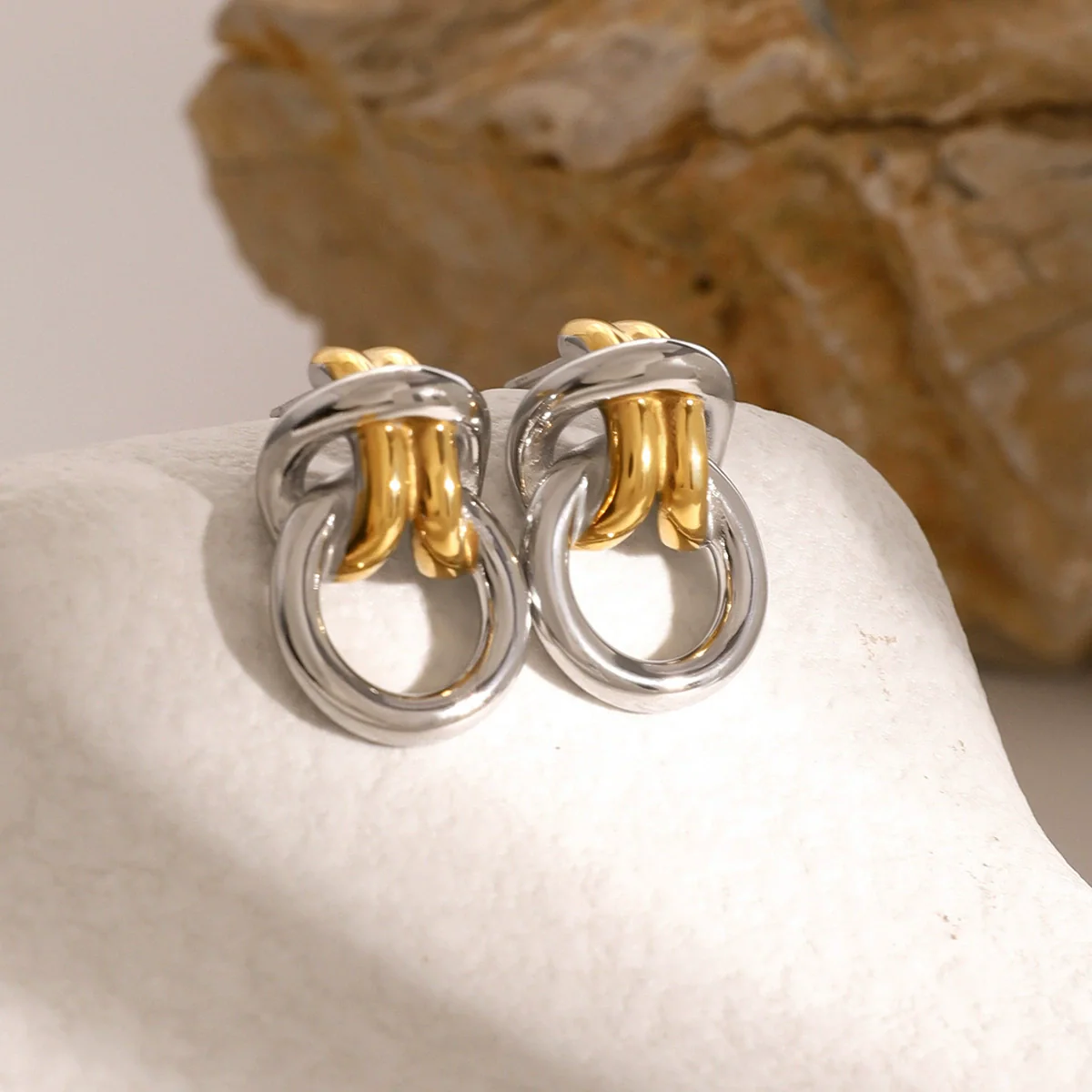 Wholesale Geometric Ushape Stainless Steel Electroplated Earrings For Women - Image 2