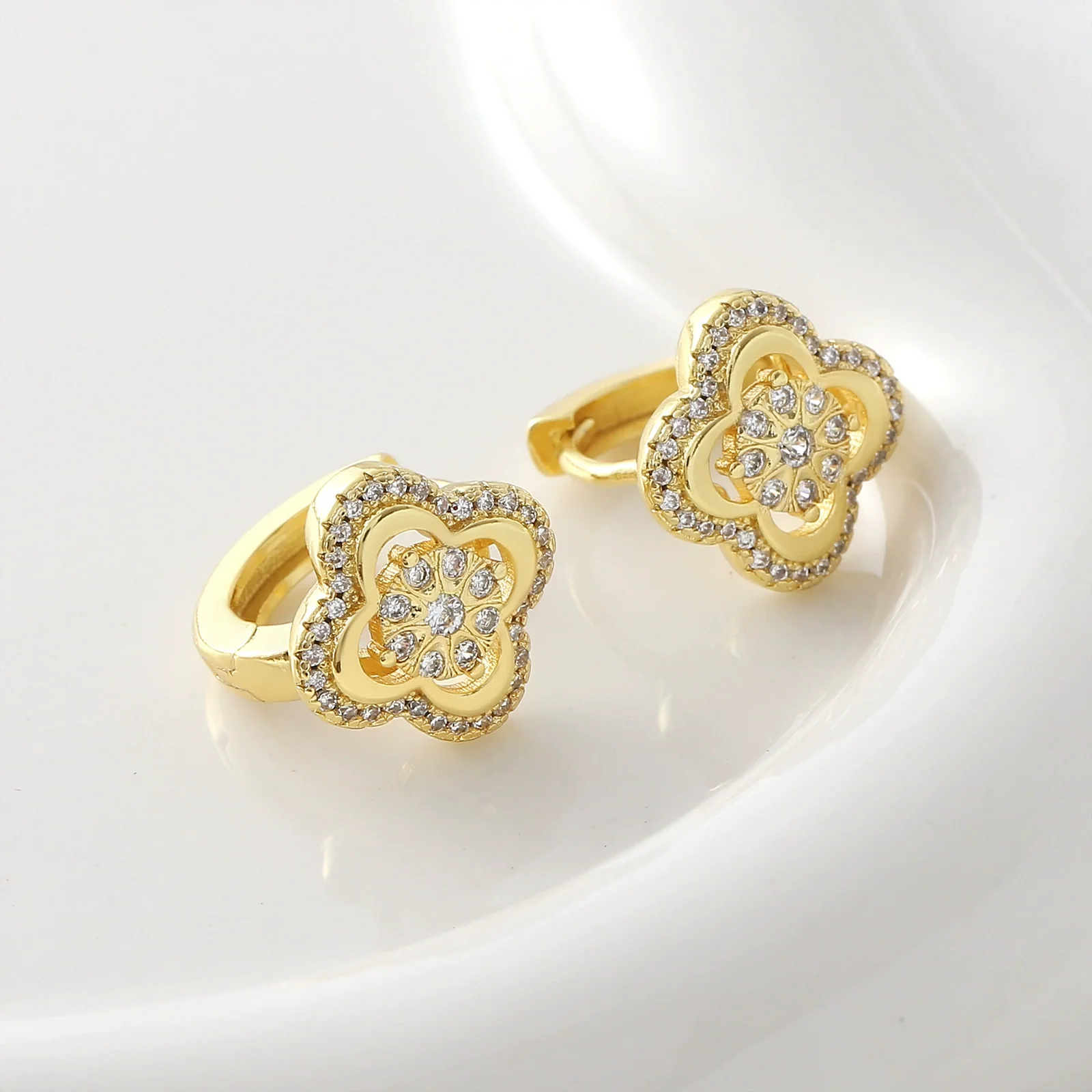 Wholesale Gold Plated Copper Flower Shape Four Leaf Clover Earrings For Women - Image 6