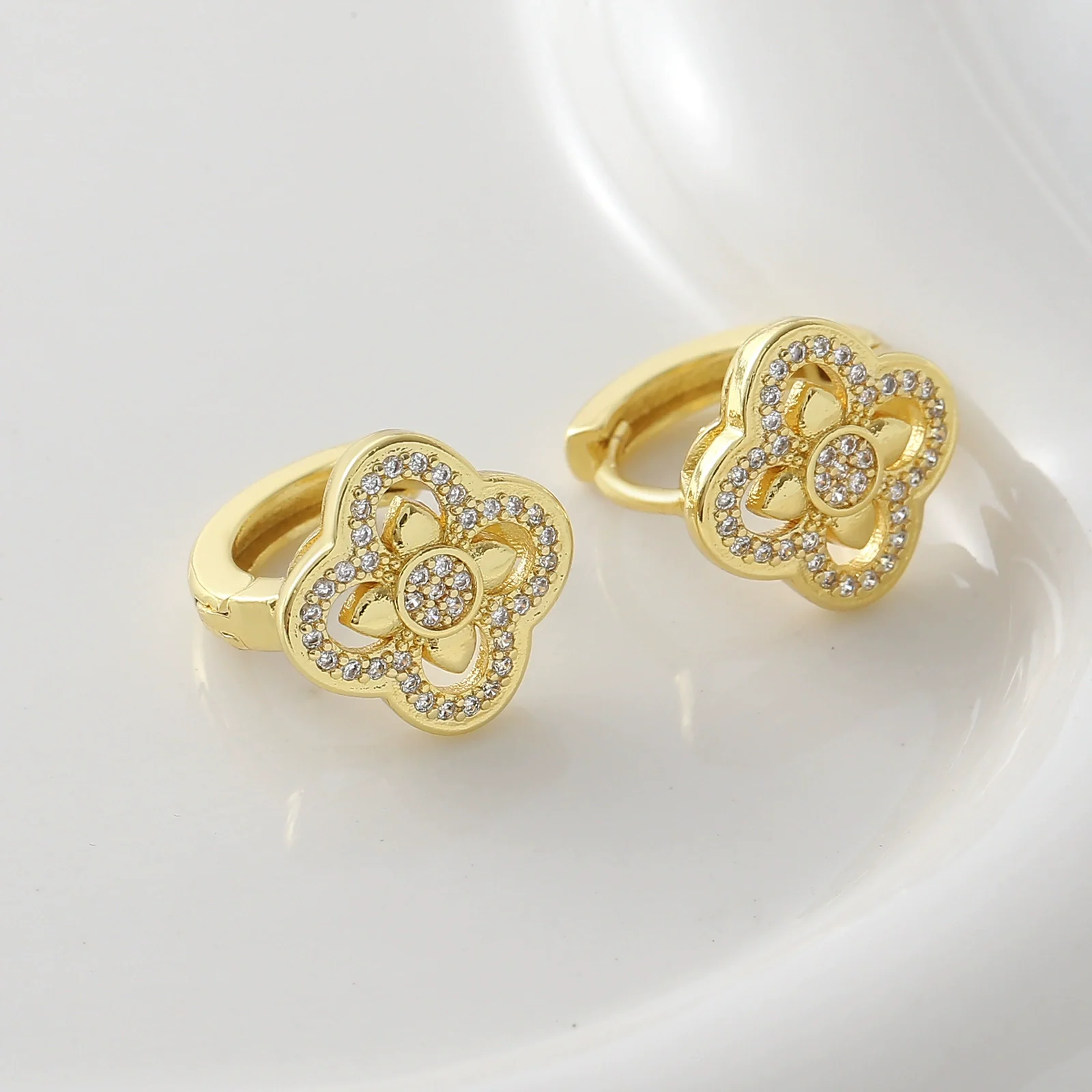 Wholesale Gold Plated Copper Flower Shape Four Leaf Clover Earrings For Women - Image 8