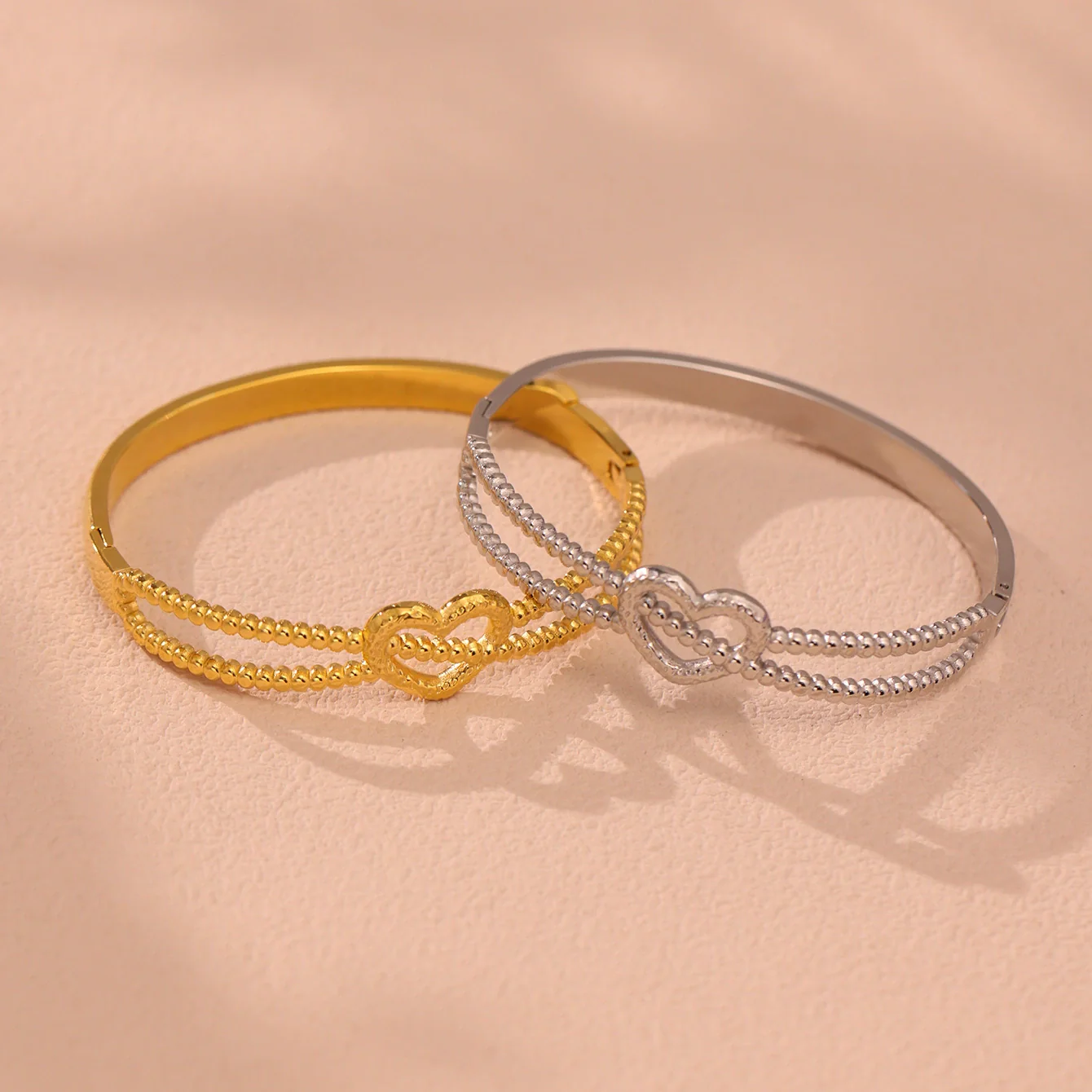 Wholesale Heart Cut Out Line Bracelet Geometric Fashion Stainless Steel 18K Gold Plated - Image 2