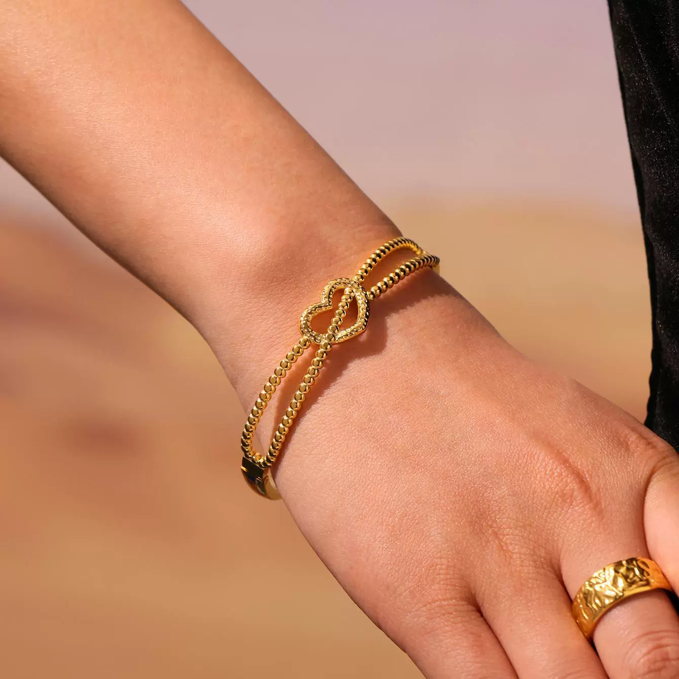Wholesale Heart Cut Out Line Bracelet Geometric Fashion Stainless Steel 18K Gold Plated - Image 4