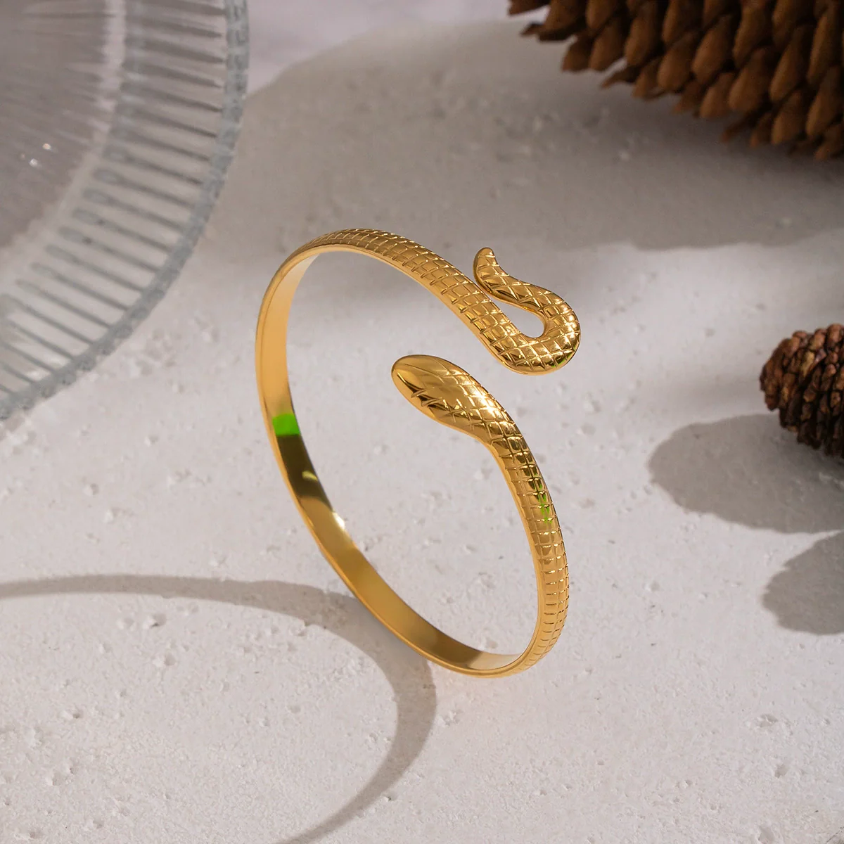 Wholesale Highend Ins Style Textured Snake Stainless Steel Women's Bracelet With Pvd Furnace Vacuum Real Gold Plating - Image 2