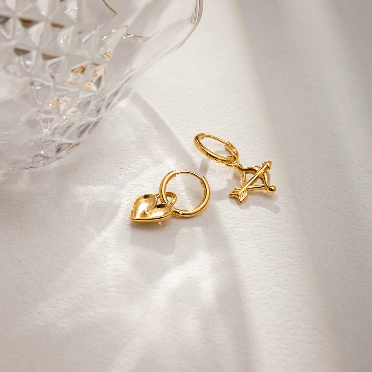 Wholesale Highend Minimalist Electroplated Heart Shape Stainless Steel Earrings For Women - Image 4
