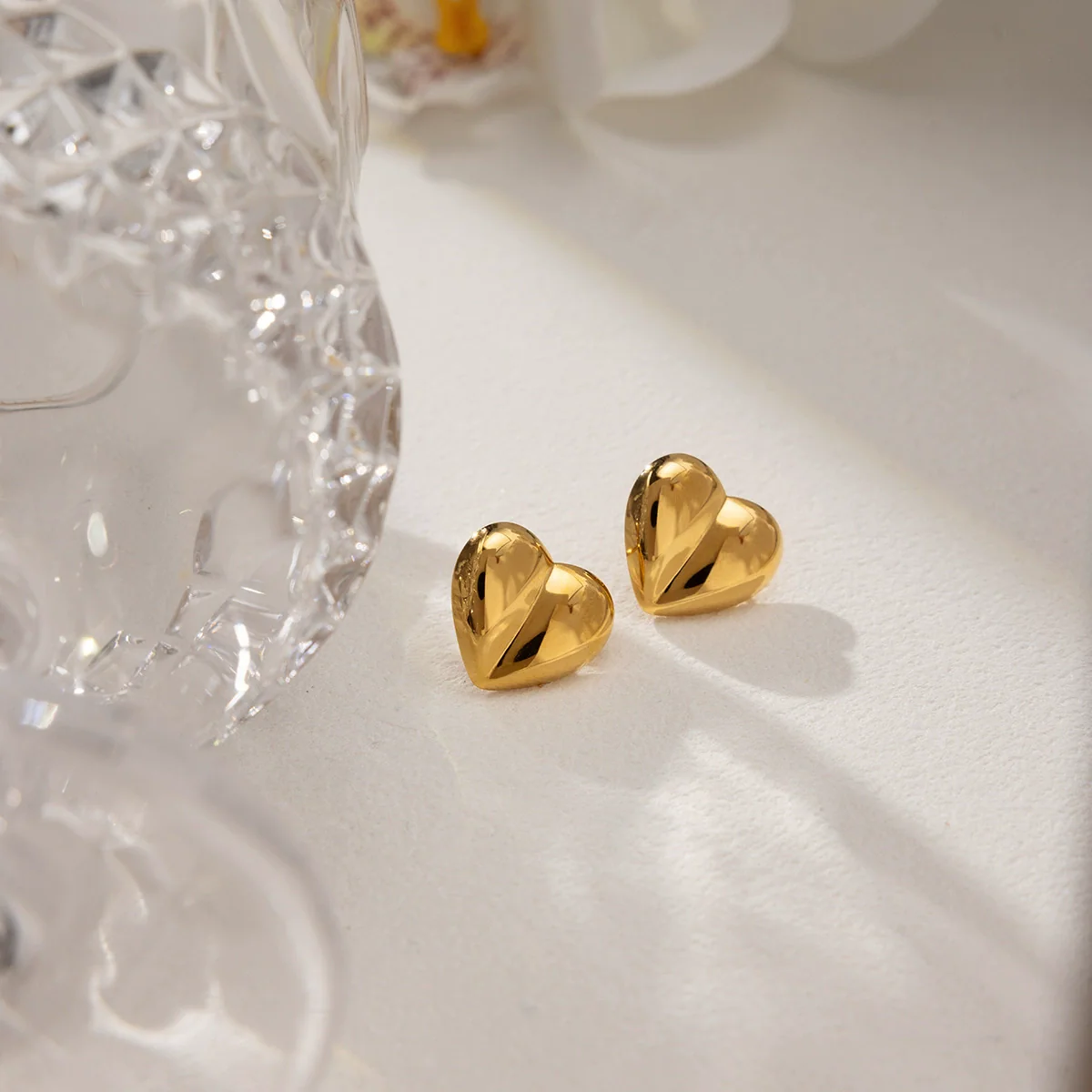 Wholesale Highend Minimalist Electroplated Stainless Steel Heart Shape Earrings For Women - Image 4