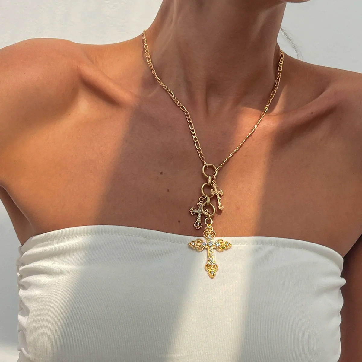 Wholesale Hiphop Style Geometric Alloy And Iron Chain Pendant Necklace With Rhinestones Electroplated For Women - Image 3