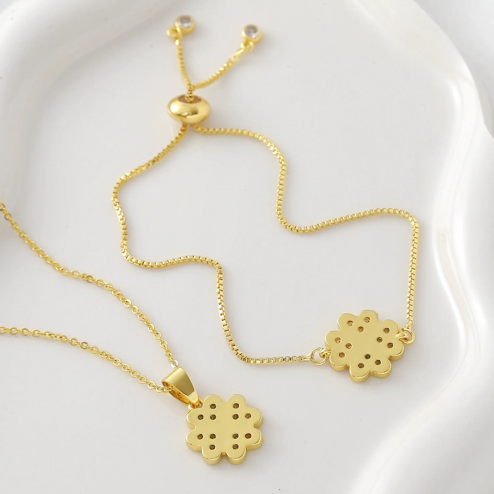 Wholesale Ins Style Goldplated Copper Fourleaf Clover Pendant Necklace With Pullout Bracelet Jewelry Set For Women - Image 4