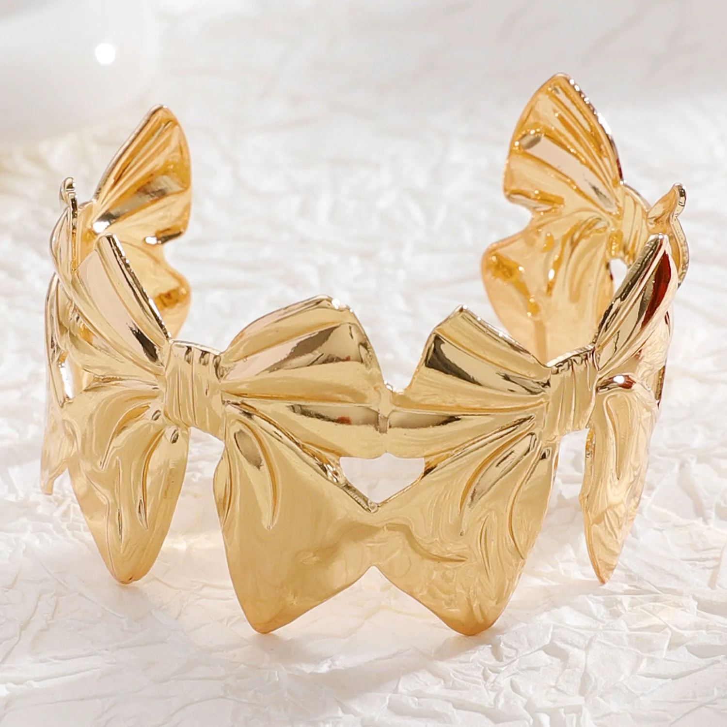 Wholesale Iron Electroplated Gold Widebrimmed Irregular Geometric Minimalist Retro Exaggerated Personality Bracelet Jewelry - Image 15