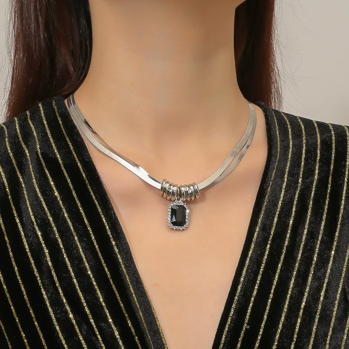 Wholesale Jewelry Artificial Crystal Love Heart Pendant Necklace And Earrings Set With Snake Chain And Electroplating - Image 3