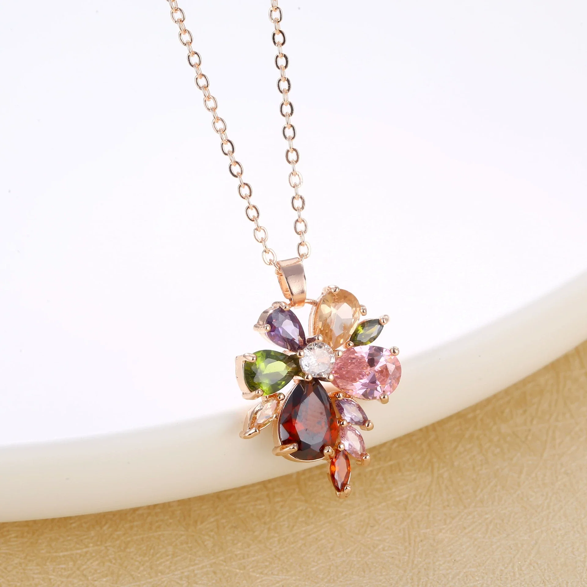 Wholesale Jewelry Copper Inlaid Zircon Minimalist Flowers Style Ochain Women's Necklace - Image 6