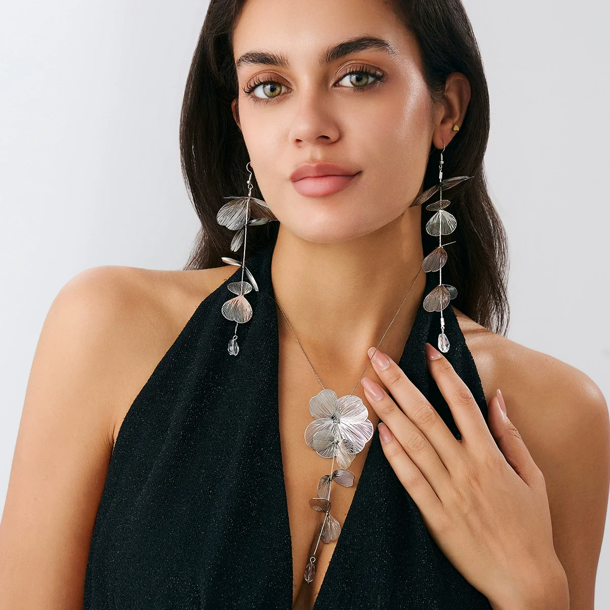 Wholesale Jewelry Copper Leaf Tassel Snake Bone Chain Choker Retro Style - Image 20
