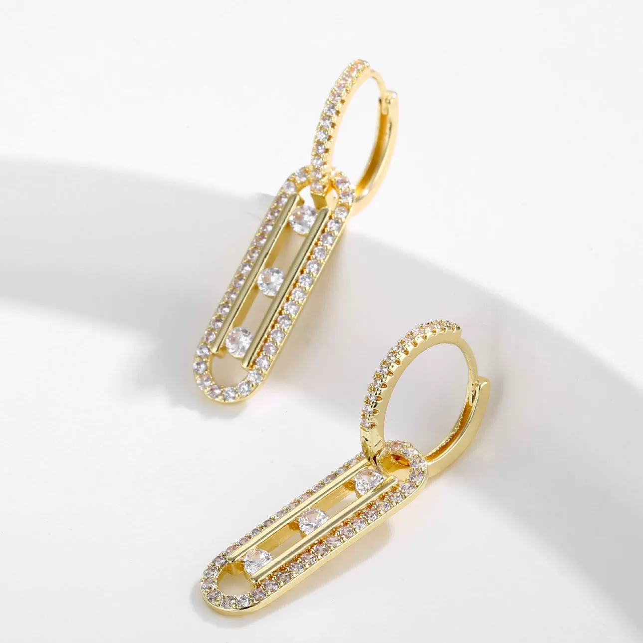 Wholesale Jewelry Copper Microinlaid Zircon Ushaped Cartoon Style Electroplated Women's Earrings - Image 2