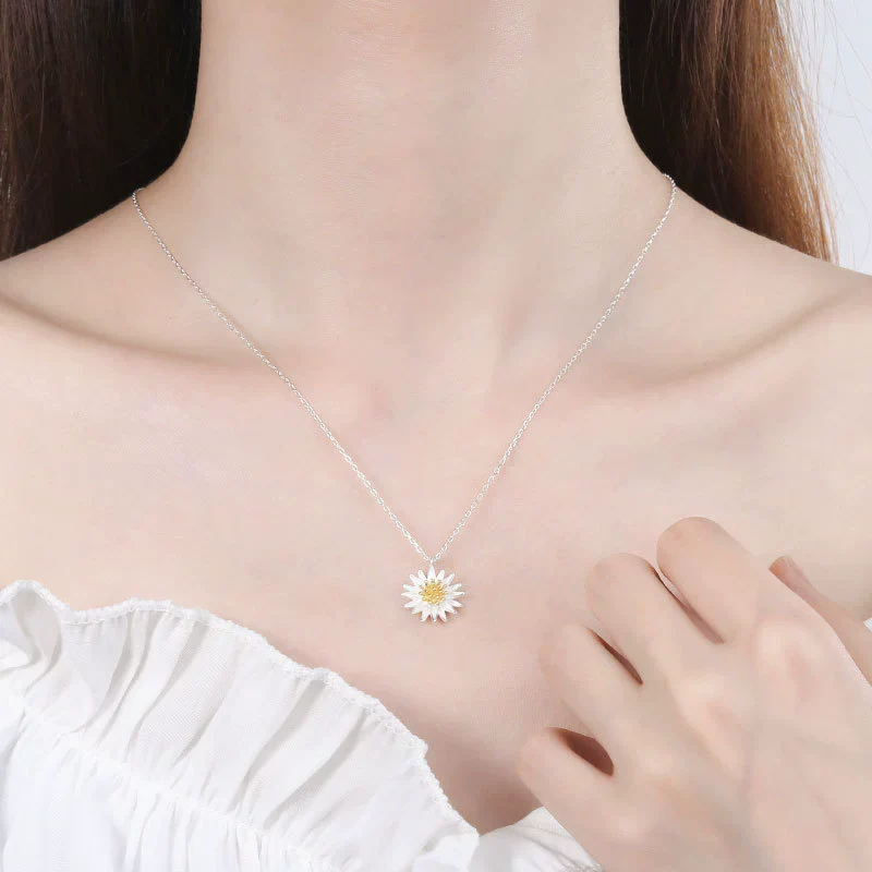 Wholesale Jewelry Daisy Style 925 Sterling Silver Necklace With Electroplating Treatment - Image 4