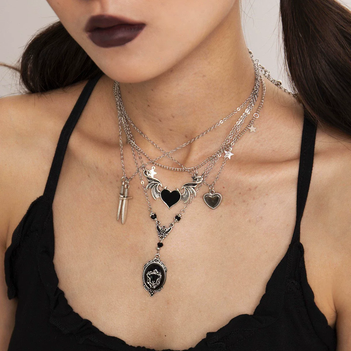 Wholesale Jewelry Dark Fashion Geometric Metal Alloy Heart Wings Swordshaped Pendant Necklace For Women With Electroplating - Image 6