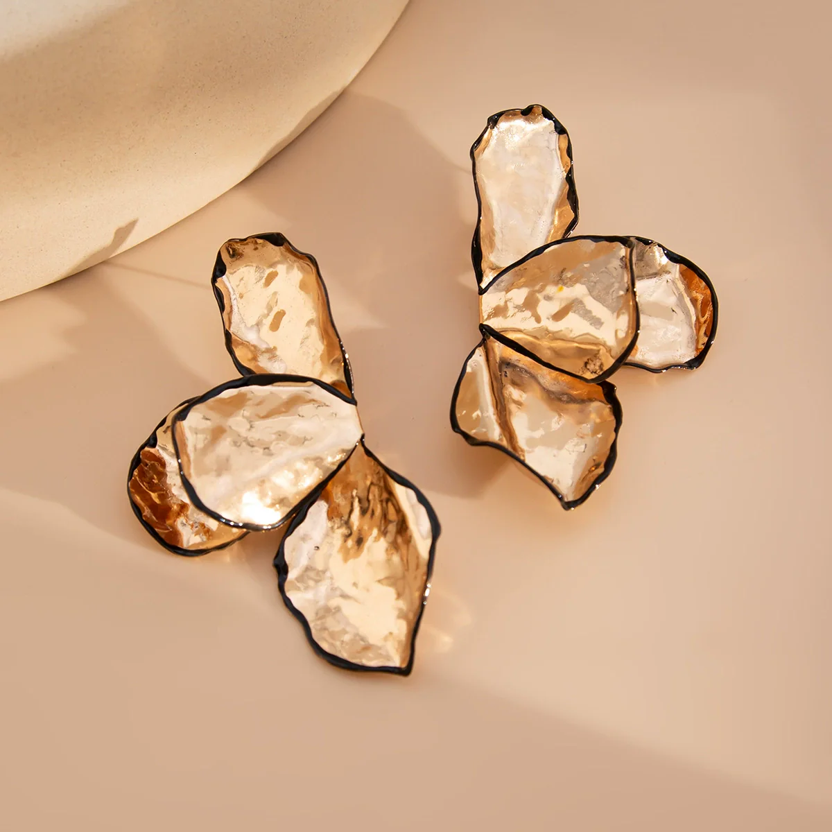 Wholesale Jewelry Exaggerated Style Iron Dripping Oil Flower Leaf Earrings Electroplated - Image 4