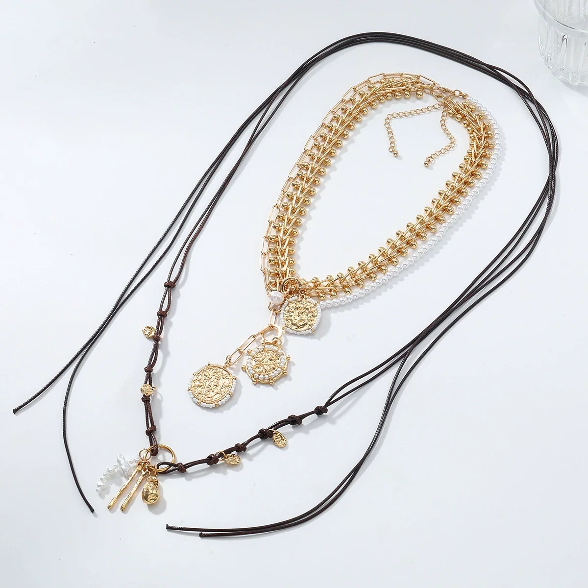Wholesale Jewelry Geometric Animal Zodiac Imitation Pearl Pendant Zinc Alloy Electroplated Multilayer Badge Necklace For Ladies - Image 2