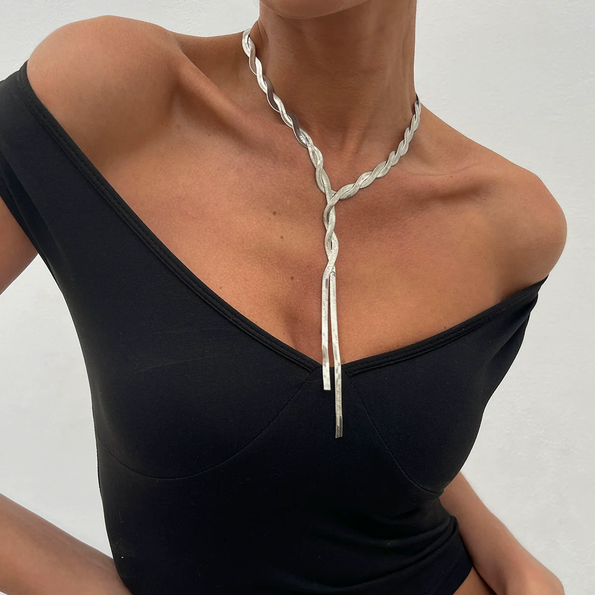 Wholesale Jewelry Metal Snake Bone Geometric Electroplating Yshaped Necklace For Women - Image 9