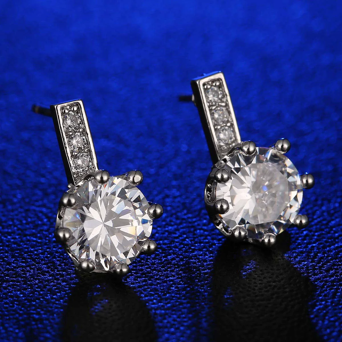 Wholesale Jewelry Natural Style Heart Shaped Environmental Protection Copper Inlaid Zircon Earrings For Women - Image 3
