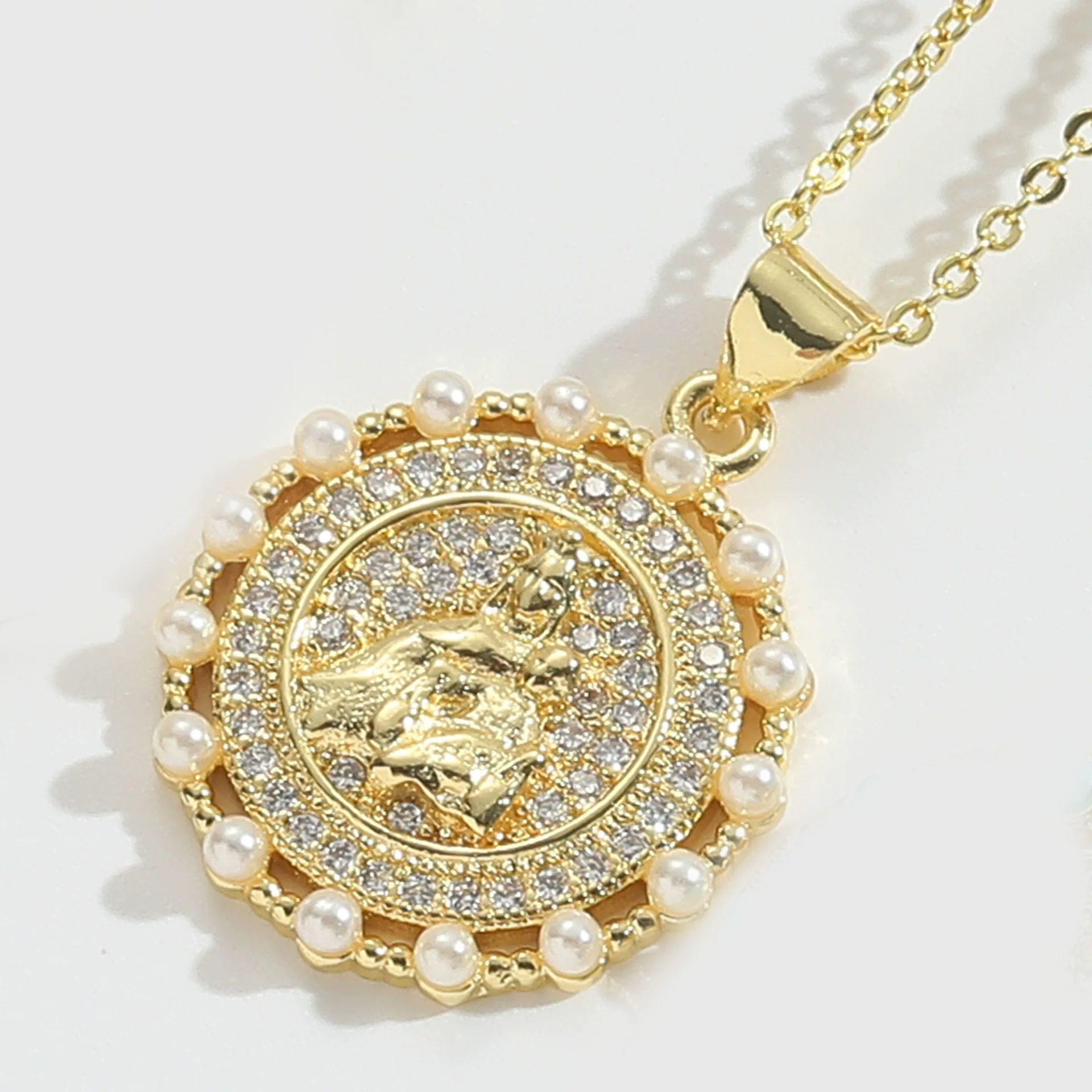 Wholesale Jewelry Retro Discshaped Geometric Copper Mixed Gemstone Setting Inlaid Pearl Electroplating Pendant Clavicle Chain Necklace For Women - Image 11