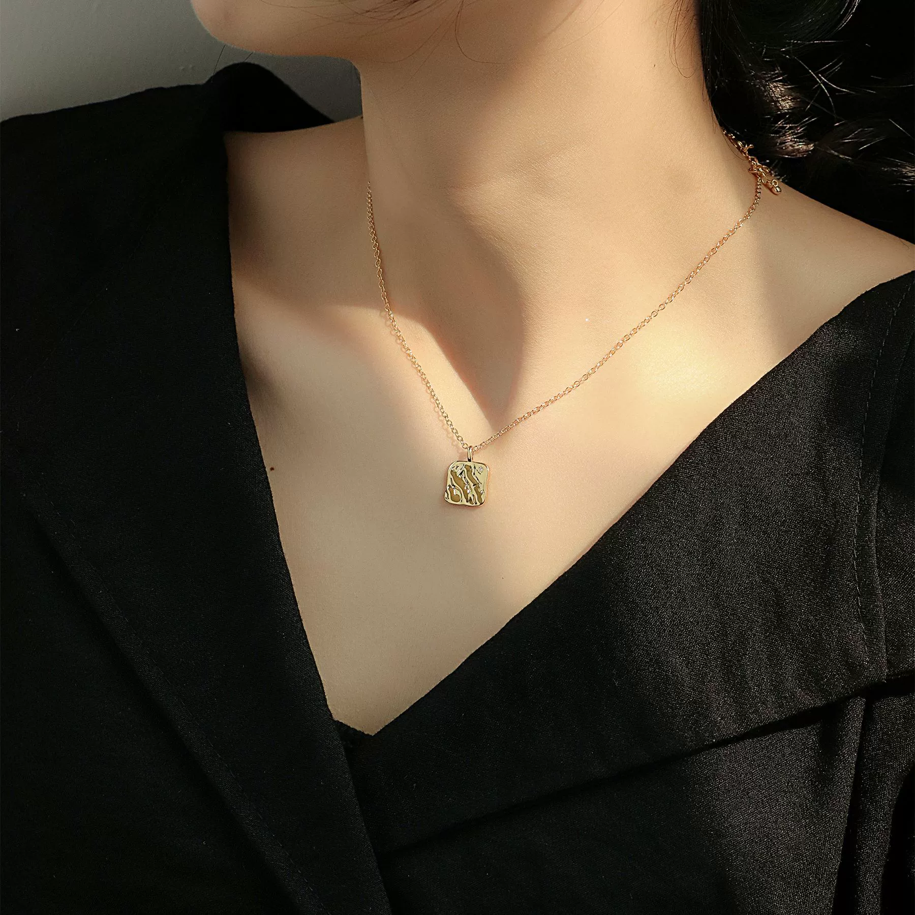 Wholesale Jewelry Retro Geometric Wavy Square Copper Real Gold Inlaid Zircon Cross Chain Necklace - Image 3