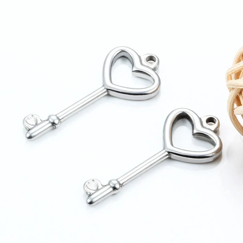 Wholesale Jewelry Stainless Steel Love Hollow Key Pendant Vacuum Electroplated Gold - Image 6