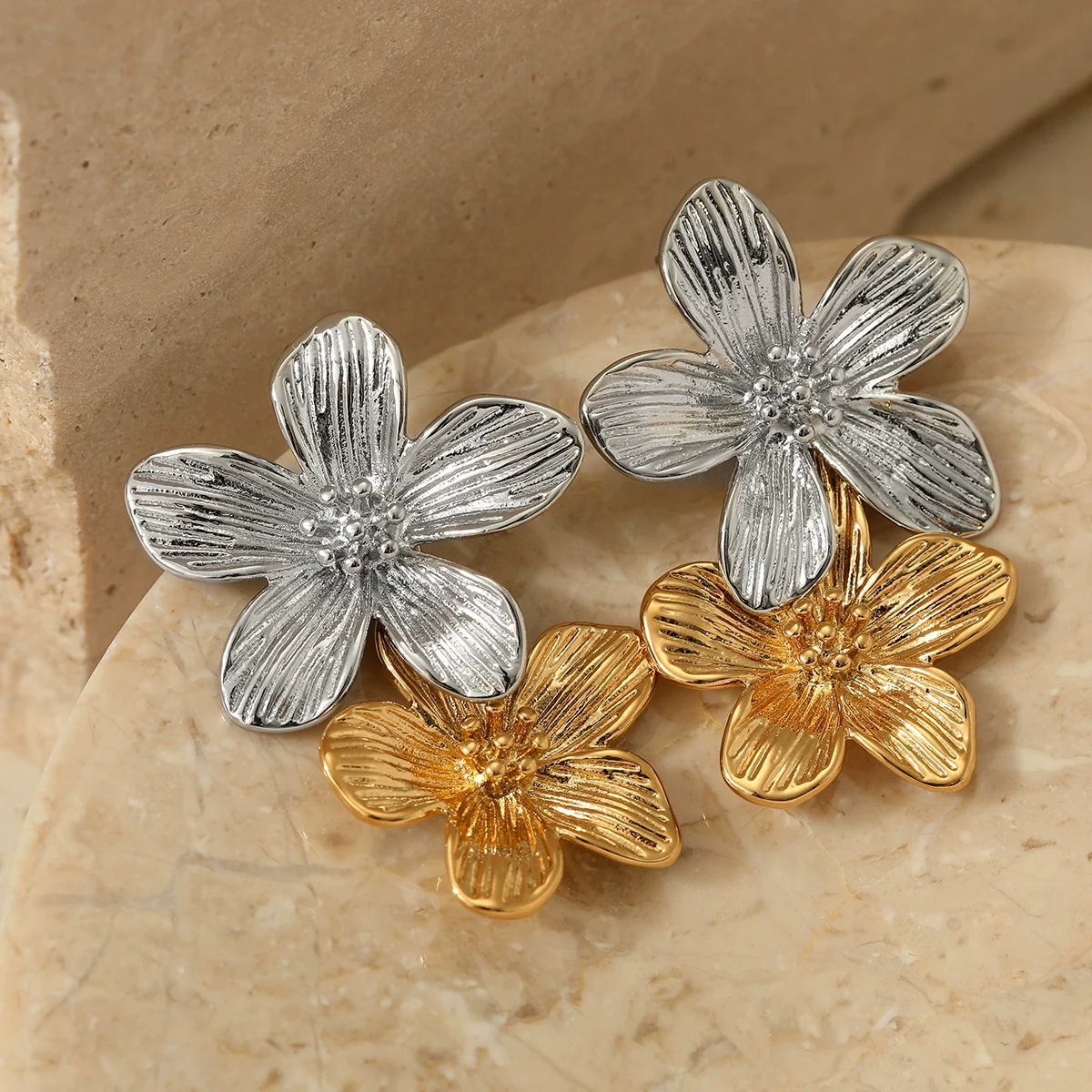 Wholesale Jewelry Stainless Steel Pleated Flower Electroplating Women - Image 3