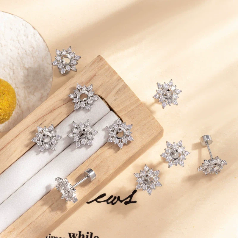 Wholesale Jewelry Stainless Steel Snowflake Ear Nail Accessories With Drilling Position Pin Screw And Polishing Process - Image 3
