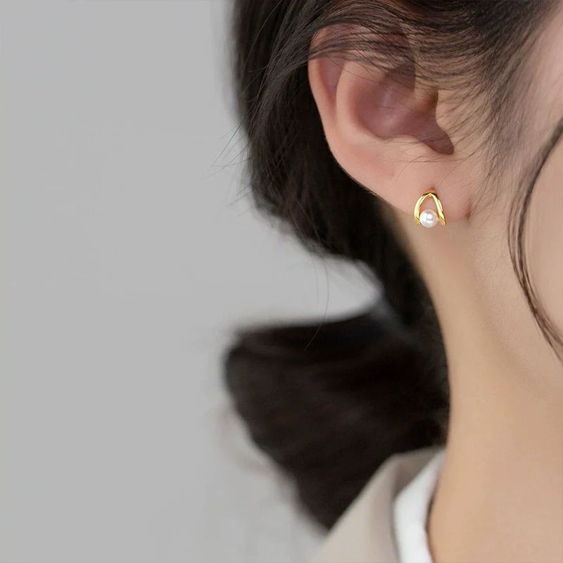 Wholesale Ladies Geometric Style Pearl Earrings Copper Plated 14K Real Gold - Image 3