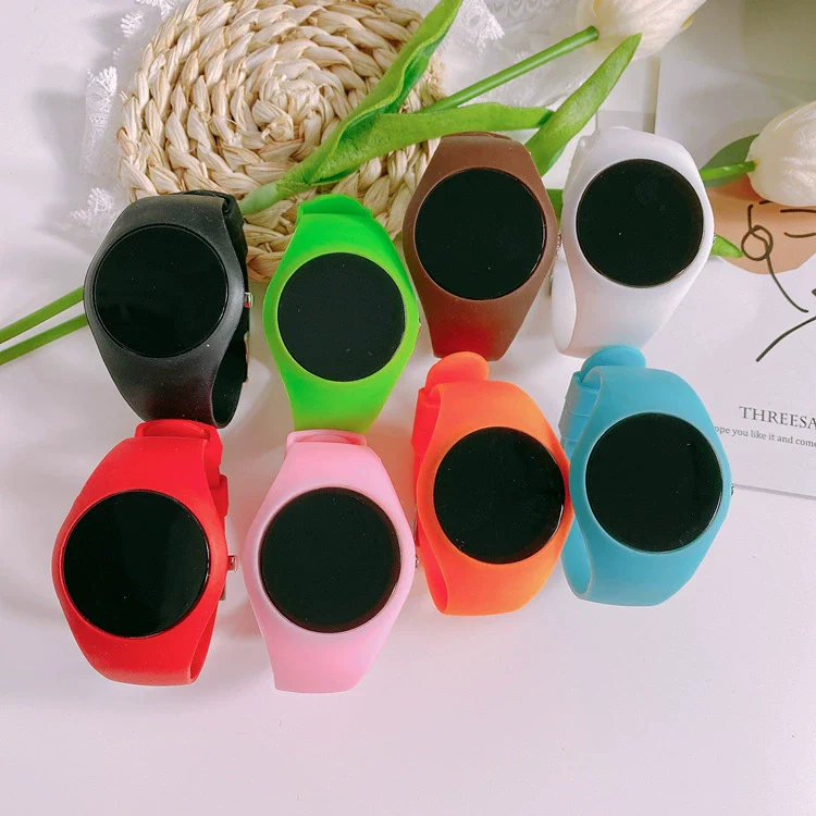 Wholesale Led Electronic Couple Watch Plastic Case Stainless Steel Buckle Silicone Strap Round Dial Leisure Style