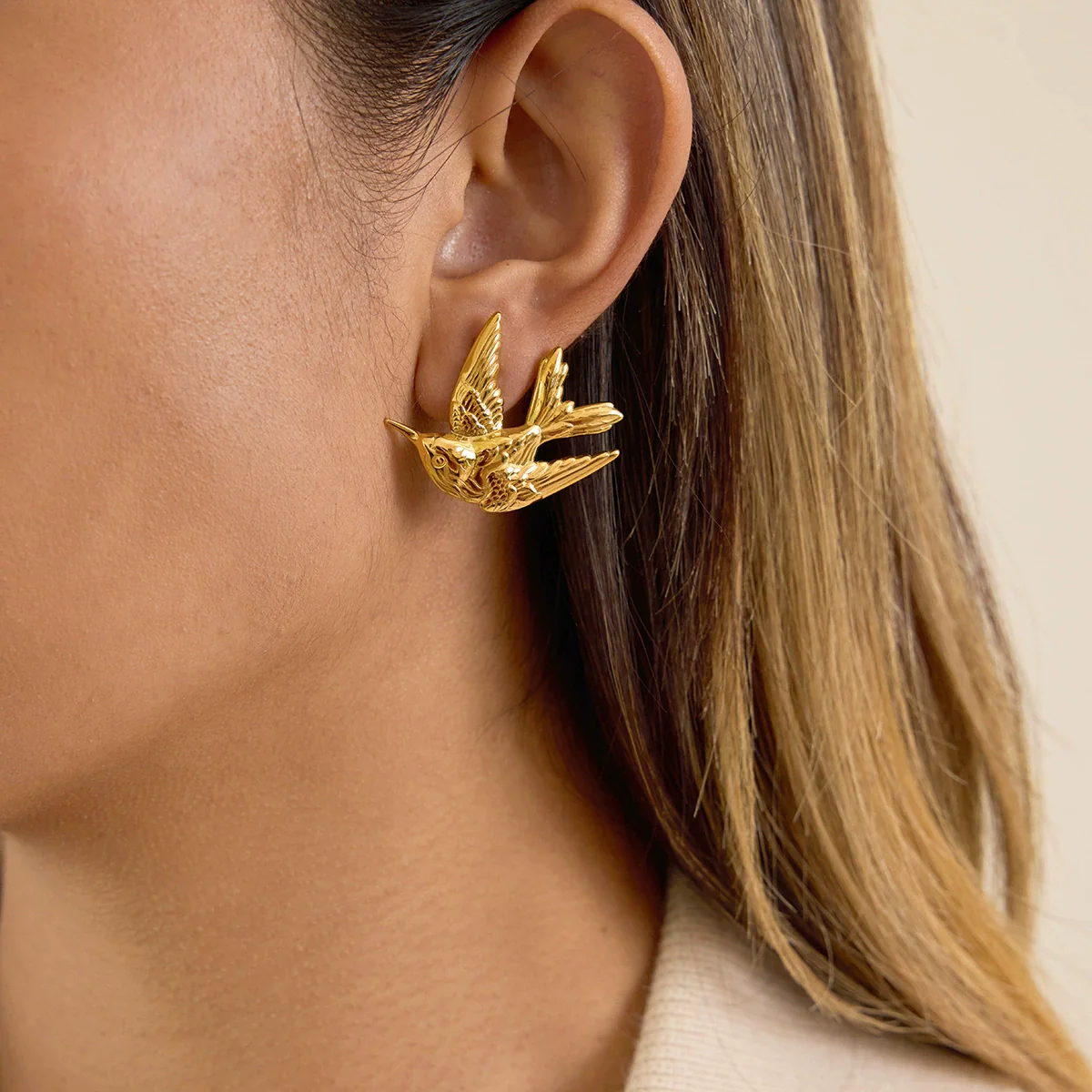 Wholesale Light Luxury Electroplated Stainless Steel Animal Shaped Earrings For Women - Image 3