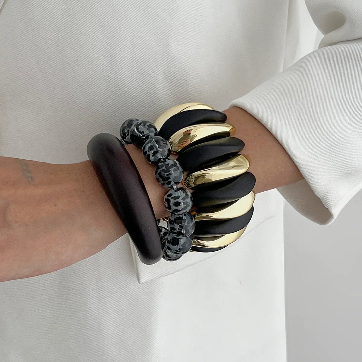 Wholesale Light Luxury Elegant Irregular Resin And Ccb Polished Bracelets For Women - Image 2