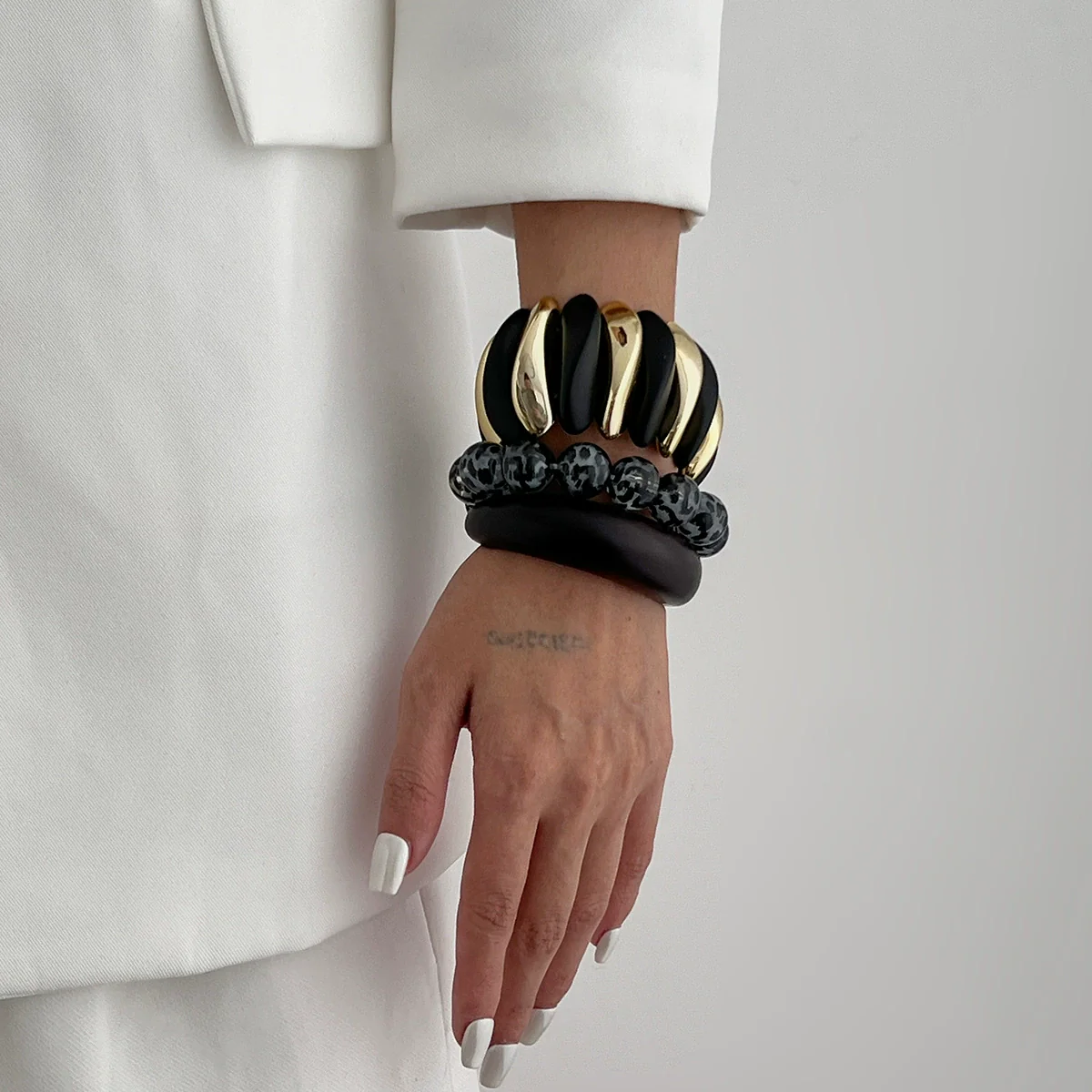 Wholesale Light Luxury Elegant Irregular Resin And Ccb Polished Bracelets For Women - Image 3
