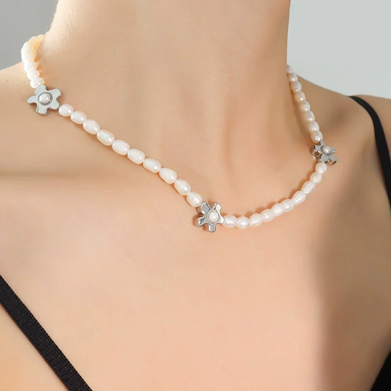 Wholesale Light Luxury Floral Ferris Wheel Style Titanium Steel Electroplated Freshwater Pearl Chain Necklace And Bracelet Set For Women - Image 6