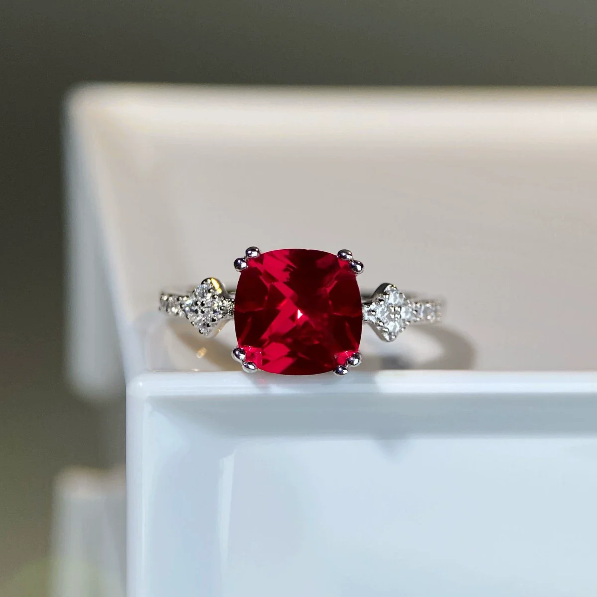 Wholesale Light Luxury Geometric 925 Sterling Silver Ring With Pigeon Blood Red Square Corundum - Image 4