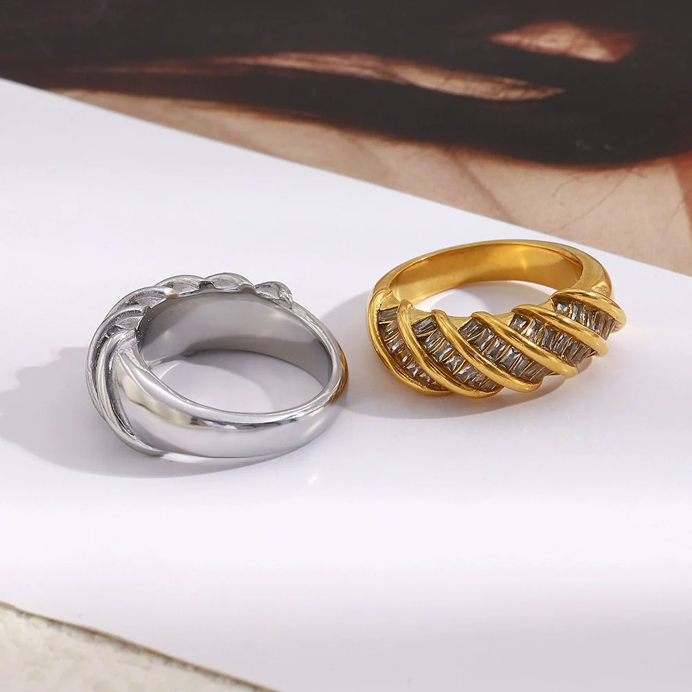 Wholesale Light Luxury Geometric Stainless Steel 18K Gold Plated Rectangular Zirconium Twisted Interface Ring For Women - Image 4