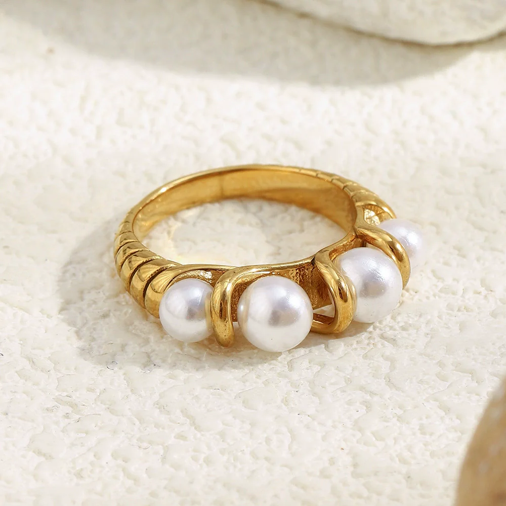 Wholesale Light Luxury Geometric Stainless Steel Electroplated 18K Gold Imitation Pearl Circle Ring For Women