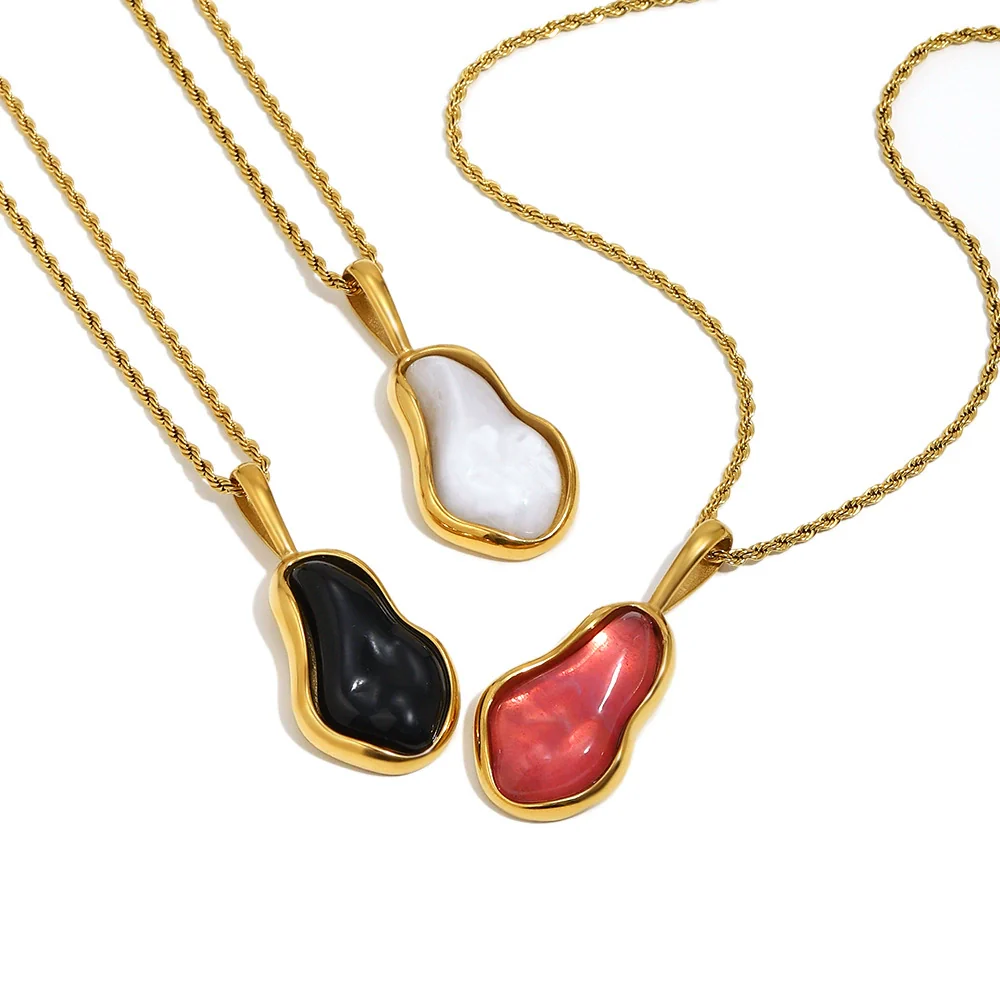 Wholesale Light Luxury Geometric Stainless Steel Vacuum Plated 18K Gold Imitation Baroque Pearl Shape Pendant Necklace For Women - Image 5