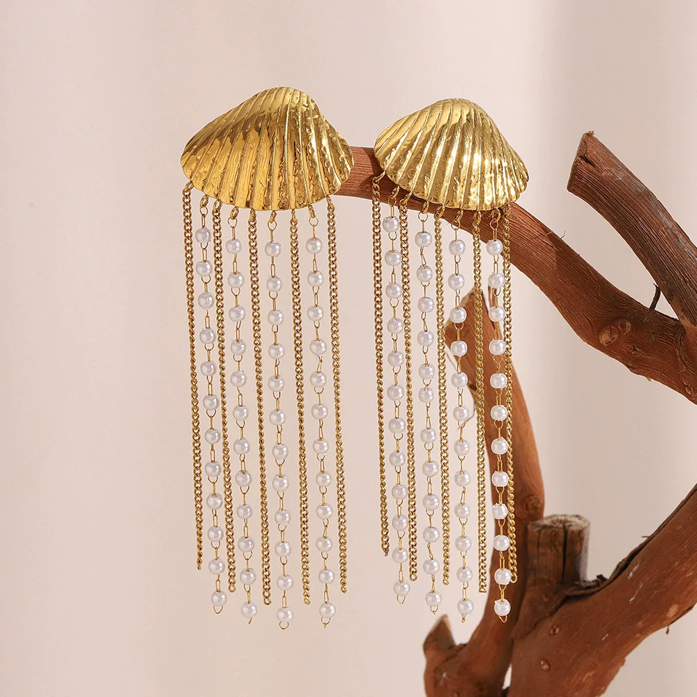 Wholesale Light Luxury Minimalist Geometric Stainless Steel Electroplated 18K Gold Imitation Pearl Chain Tassel Shell Women's Earrings - Image 2
